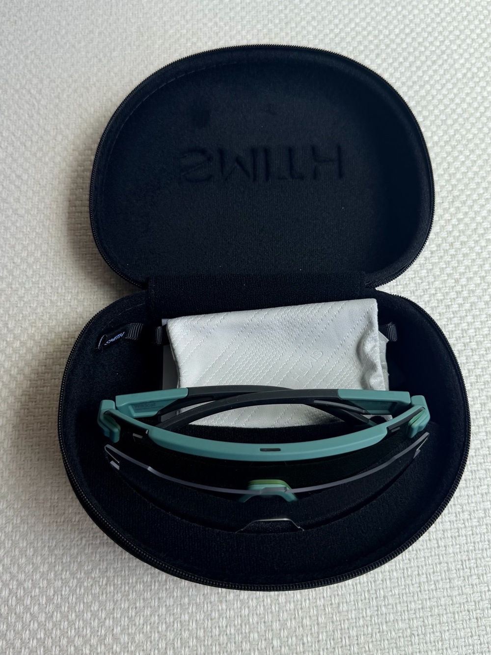 SMITH Wildcat Sunglasses w/ChromaPop Shield Lens-Matte Alpine Green & Rose Gold - Picture 4 of 7